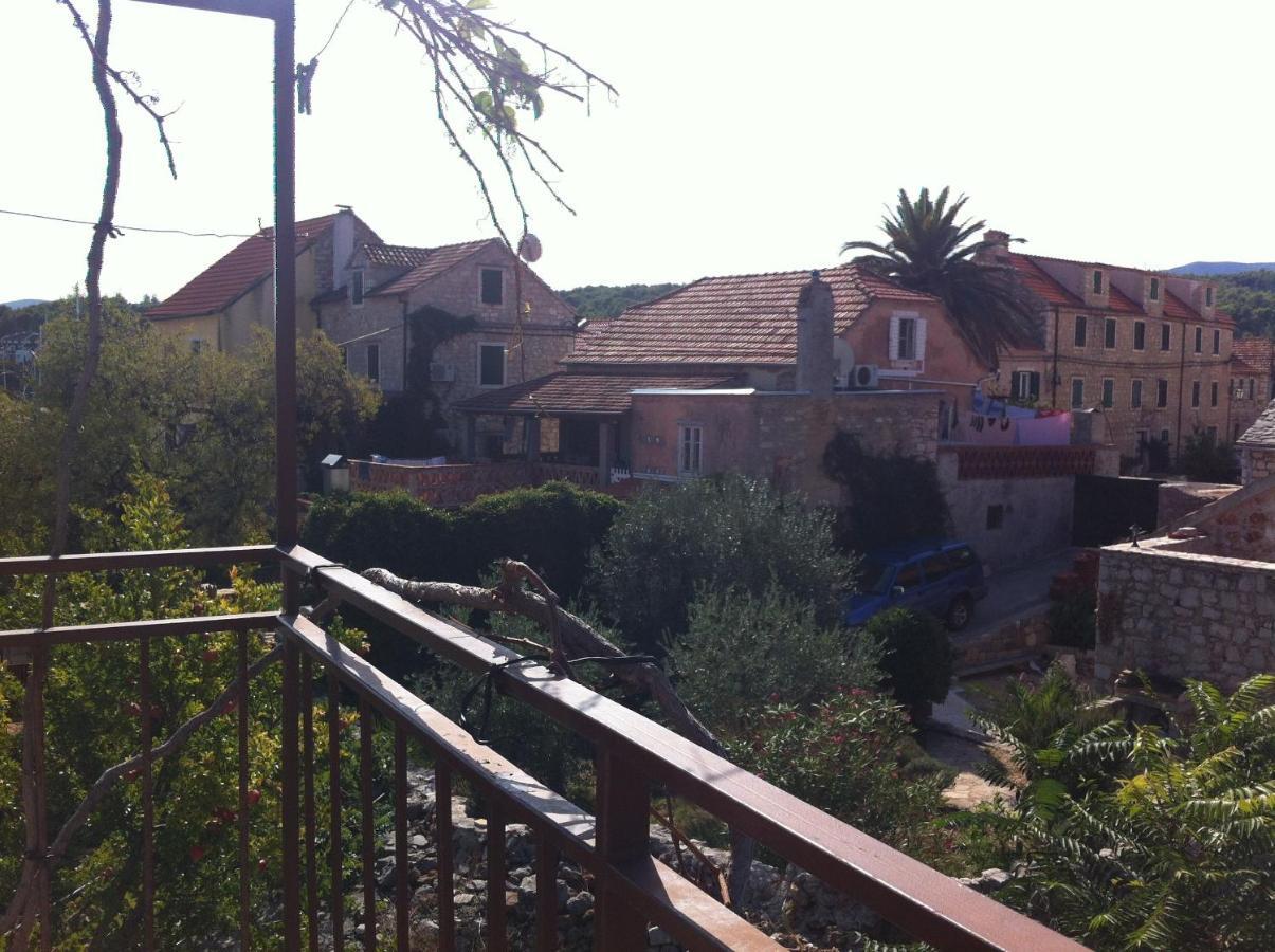 Apartments Renato Vrboska Bagian luar foto